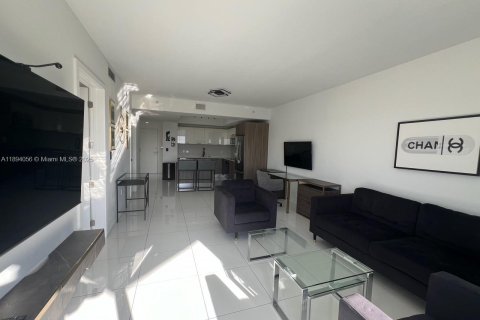 Condominio en alquiler en Doral, Florida, 1 dormitorio, 71.44 m2 № 1945869 - foto 3