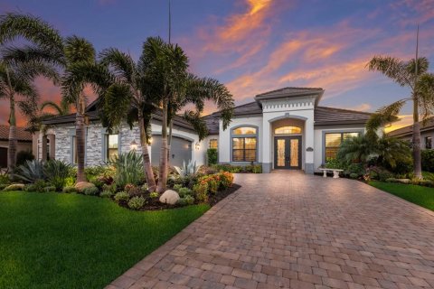 House in LAKEWOOD NATIONAL in Lakewood Ranch, Florida 4 bedrooms, 257.9 sq.m. № 1808934 - photo 21