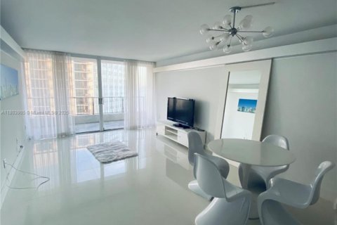 Copropriété à louer à Miami, Floride: 1 chambre, 74.32 m2 № 1936450 - photo 2