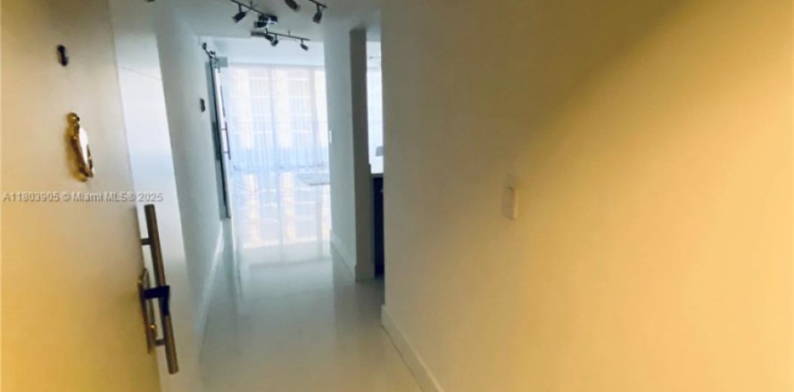 Condo à Miami, Floride, 1 chambre  № 1936450