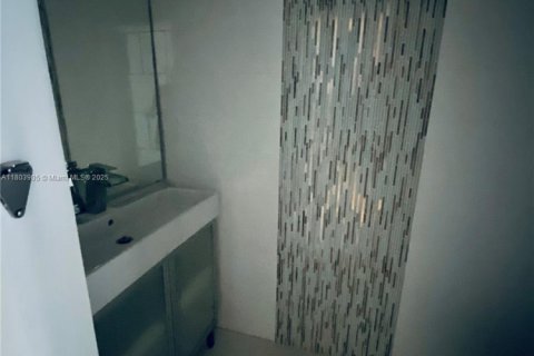 Copropriété à louer à Miami, Floride: 1 chambre, 74.32 m2 № 1936450 - photo 9