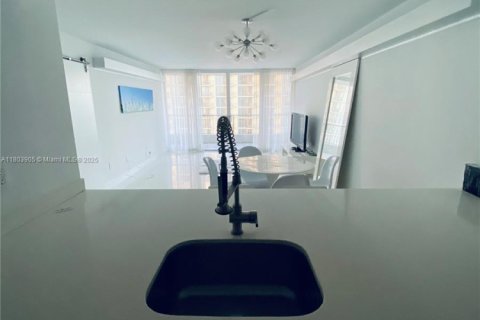 Copropriété à louer à Miami, Floride: 1 chambre, 74.32 m2 № 1936450 - photo 3