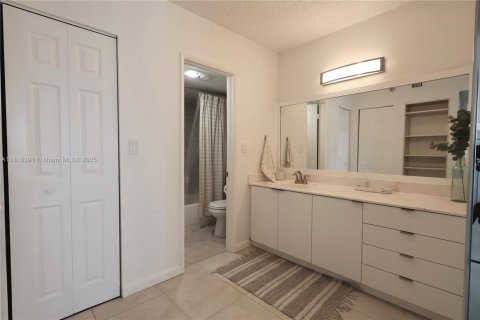 Condo in Aventura, Florida, 3 bedrooms  № 1800855 - photo 12