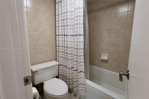 Condo in Aventura, Florida, 3 bedrooms  № 1800855 - photo 16