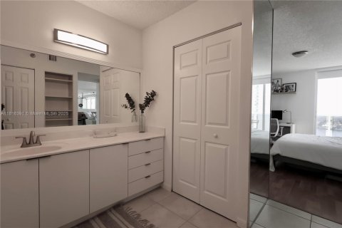 Condo in Aventura, Florida, 3 bedrooms  № 1800855 - photo 13
