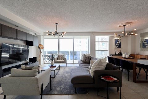 Condo in Aventura, Florida, 3 bedrooms  № 1800855 - photo 9