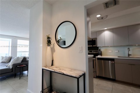 Condo in Aventura, Florida, 3 bedrooms  № 1800855 - photo 4