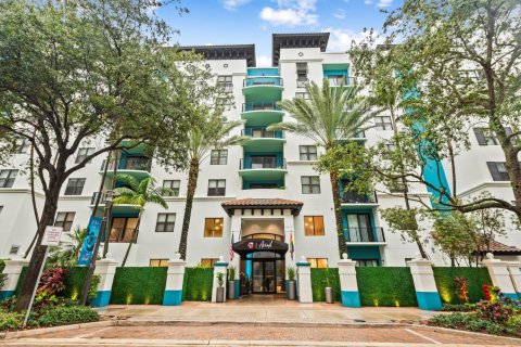 Propiedad comercial en alquiler en Fort Lauderdale, Florida № 1231428 - foto 1