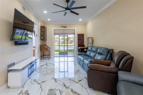 Condo in Land O' Lakes, Florida, 2 bedrooms  № 2371322 - photo 12