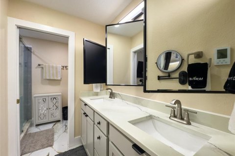 Condo in Land O' Lakes, Florida, 2 bedrooms  № 2371322 - photo 19