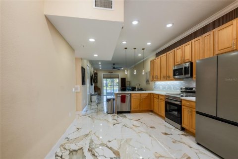 Condo in Land O' Lakes, Florida, 2 bedrooms  № 2371322 - photo 4