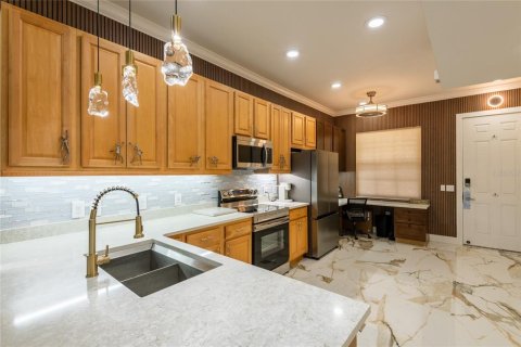 Condo in Land O' Lakes, Florida, 2 bedrooms  № 2371322 - photo 7