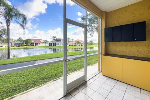 Condo in Land O' Lakes, Florida, 2 bedrooms  № 2371322 - photo 29