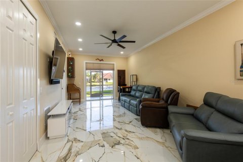 Condo in Land O' Lakes, Florida, 2 bedrooms  № 2371322 - photo 11