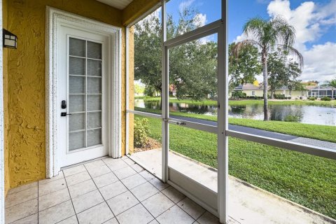 Condo in Land O' Lakes, Florida, 2 bedrooms  № 2371322 - photo 28