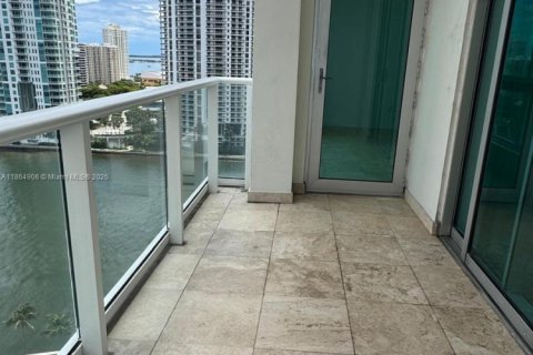 Снять в аренду кондоминиум в Майами, Флорида 2 спальни, 93.46м2, № 1957715 - фото 10
