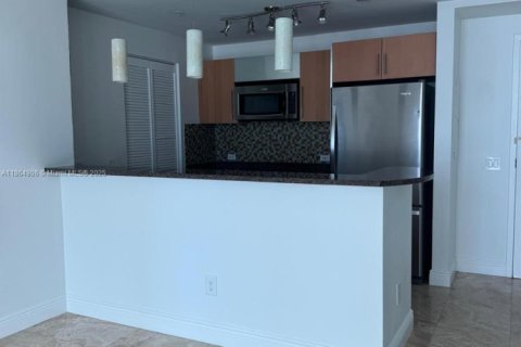 Снять в аренду кондоминиум в Майами, Флорида 2 спальни, 93.46м2, № 1957715 - фото 6