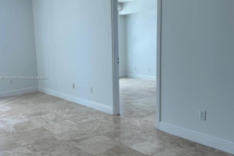 Снять в аренду кондоминиум в Майами, Флорида 2 спальни, 93.46м2, № 1957715 - фото 20