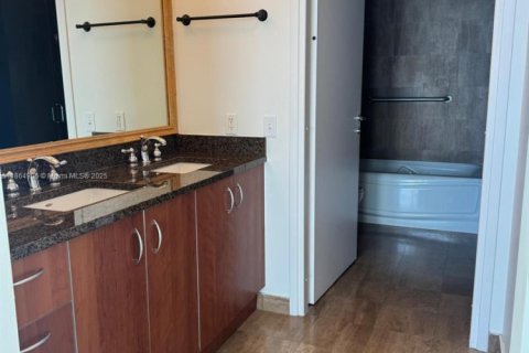 Снять в аренду кондоминиум в Майами, Флорида 2 спальни, 93.46м2, № 1957715 - фото 18