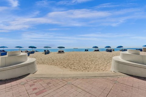 Condo in Fort Lauderdale, Florida, 3 bedrooms  № 2158315 - photo 19