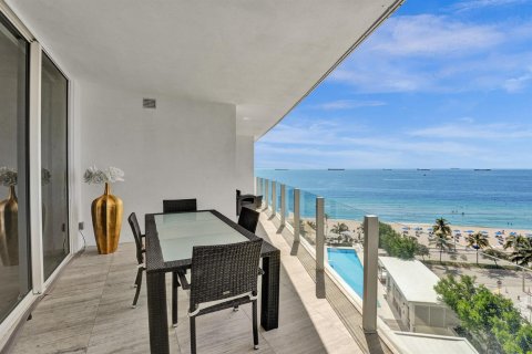 Condo in Fort Lauderdale, Florida, 3 bedrooms  № 2158315 - photo 24