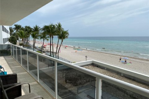 Copropriété à vendre à Hollywood, Floride: 2 chambres, 127.09 m2 № 1764331 - photo 3