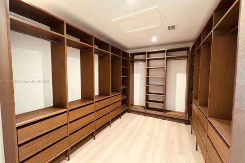 Villa ou maison à vendre à Weston, Floride: 5 chambres, 361.76 m2 № 1974054 - photo 22