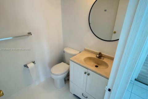 Condominio en venta en Hallandale Beach, Florida, 1 dormitorio, 99.87 m2 № 2017192 - foto 3