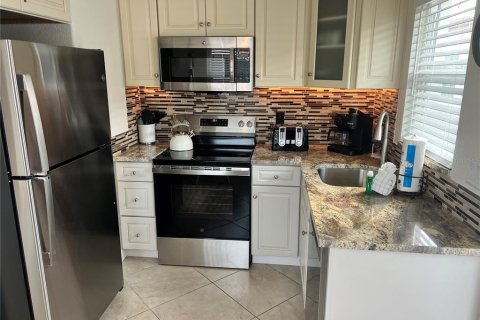 Villa ou maison à louer à Sarasota, Floride: 2 chambres, 77.67 m2 № 2125717 - photo 3