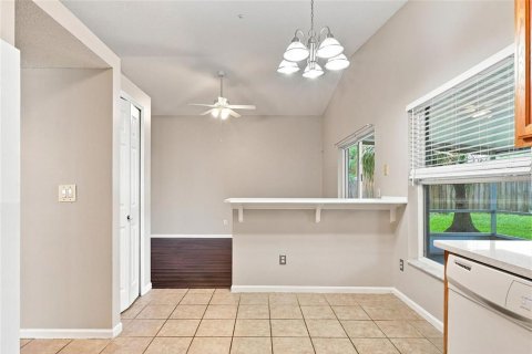 Villa ou maison à louer à Orlando, Floride: 3 chambres, 153.75 m2 № 2405166 - photo 5