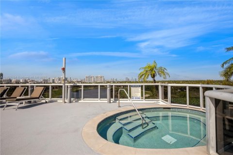 Condominio en venta en Miami Beach, Florida, 1 dormitorio, 85.01 m2 № 2082774 - foto 22