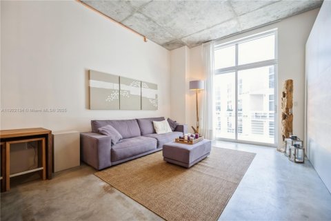 Condominio en Miami Beach, Florida, 1 dormitorio № 2082774