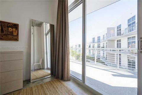 Condominio en venta en Miami Beach, Florida, 1 dormitorio, 85.01 m2 № 2082774 - foto 18