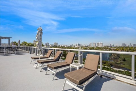 Condominio en venta en Miami Beach, Florida, 1 dormitorio, 85.01 m2 № 2082774 - foto 23