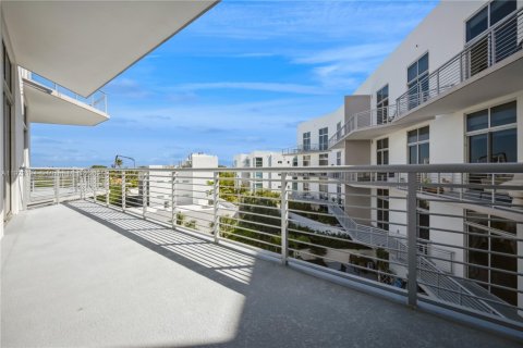 Condominio en venta en Miami Beach, Florida, 1 dormitorio, 85.01 m2 № 2082774 - foto 4
