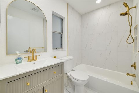 Villa ou maison à vendre à Palm Harbor, Floride: 2 chambres, 136.19 m2 № 2096749 - photo 11