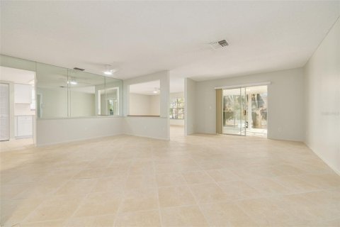 Villa ou maison à vendre à Palm Harbor, Floride: 2 chambres, 136.19 m2 № 2096749 - photo 17