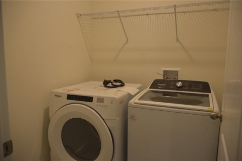 House in Mount Dora, Florida 4 bedrooms, 150.22 sq.m. № 1813716 - photo 8