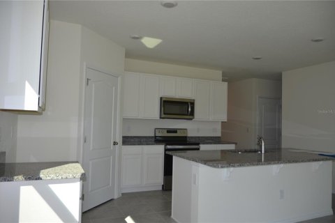 House in Mount Dora, Florida 4 bedrooms, 150.22 sq.m. № 1813716 - photo 16