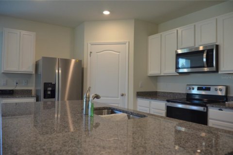 House in Mount Dora, Florida 4 bedrooms, 150.22 sq.m. № 1813716 - photo 13