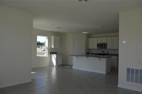 House in Mount Dora, Florida 4 bedrooms, 150.22 sq.m. № 1813716 - photo 17