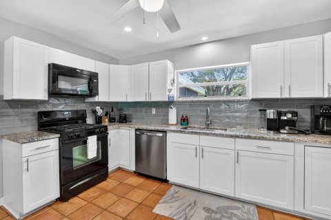 House in Boynton Beach, Florida 2 bedrooms, 108.51 sq.m. № 2088085 - photo 9