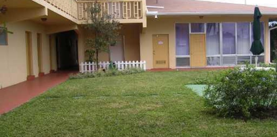 Condo in Pompano Beach, Florida, 1 bedroom № 1210550