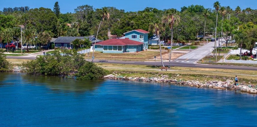 Casa en Clearwater, Florida 3 dormitorios, 219.9 m2 № 1719273