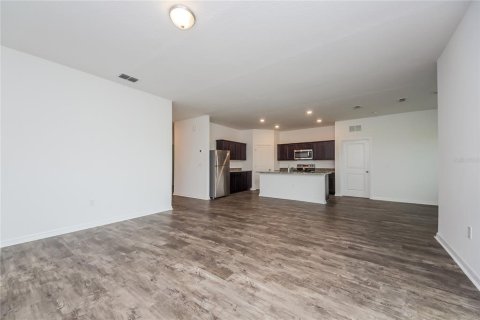 Casa en alquiler en Haines City, Florida, 3 dormitorios, 157.56 m2 № 1677312 - foto 4