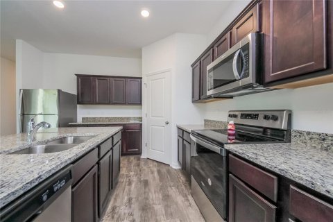 Casa en alquiler en Haines City, Florida, 3 dormitorios, 157.56 m2 № 1677312 - foto 7