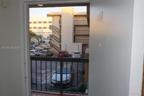 Condominio en venta en Miami, Florida, 2 dormitorios, 82.96 m2 № 2031235 - foto 7