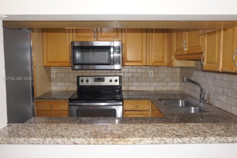 Condominio en venta en Miami, Florida, 2 dormitorios, 82.96 m2 № 2031235 - foto 17