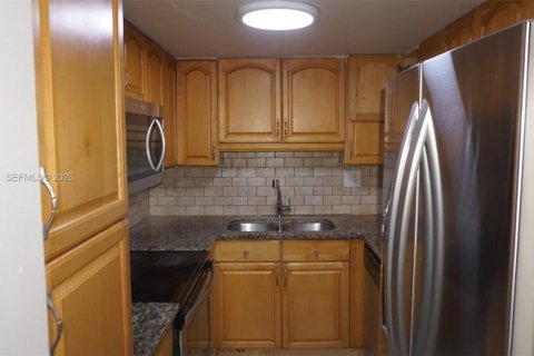 Condominio en venta en Miami, Florida, 2 dormitorios, 82.96 m2 № 2031235 - foto 18