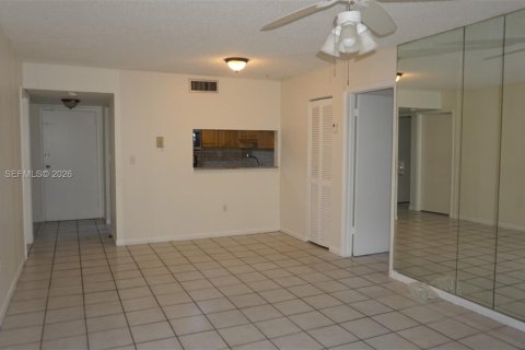 Condominio en venta en Miami, Florida, 2 dormitorios, 82.96 m2 № 2031235 - foto 15